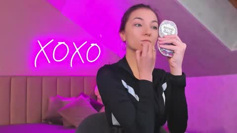 kimberlly_smith online show from 8, 11, 2025