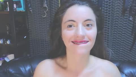  KIMBERLY SWAN  online show from 27, 1, 2025