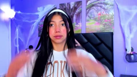 Kimberly Villalobos online show from 21, 10, 2025