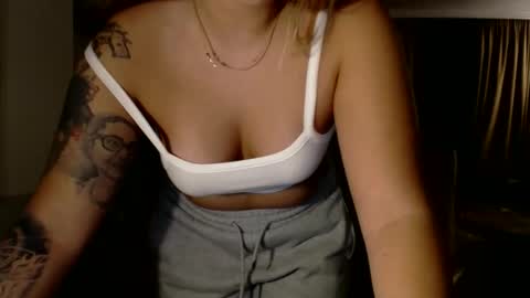 Kim Lee  online show from 6, 11, 2025