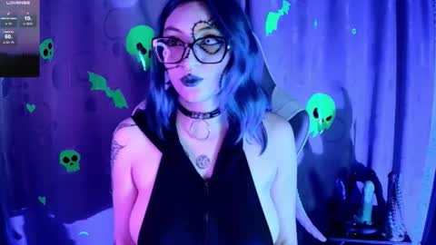   online show from 1, 12, 2025