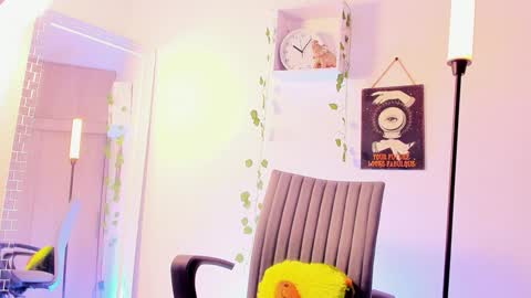 Kimm online show from 8, 12, 2024