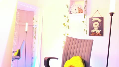 Kimm online show from 8, 12, 2024