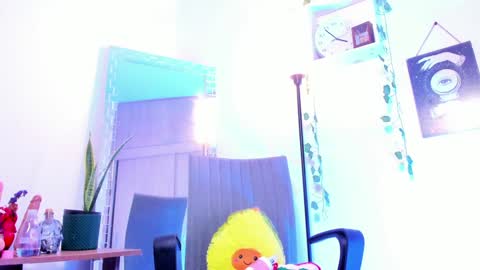 Kimm online show from 1, 1, 2025