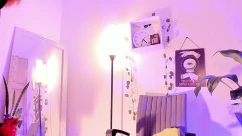 Kimm online show from 5, 2, 2025