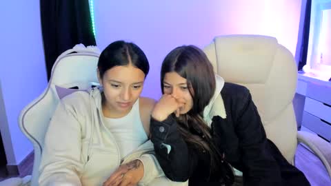 Snapshot of kimmi_foxy chatting on 4, 12, 2024 kimmi online show from 4, 12, 2024