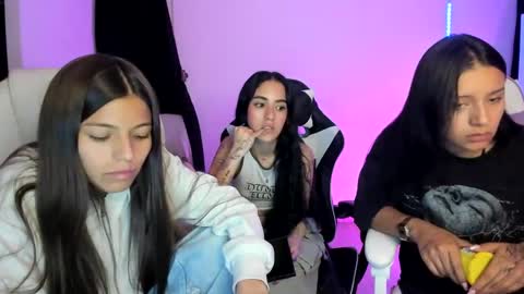 Snapshot of kimmi_foxy chatting on 27, 1, 2025 kimmi online show from 27, 1, 2025