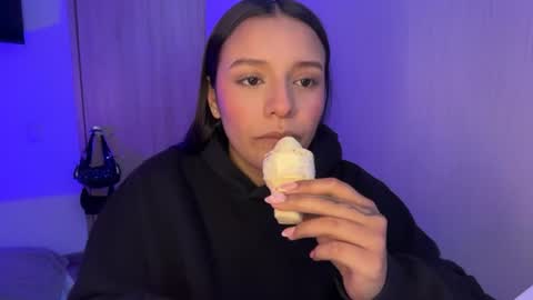 Snapshot of kimmi_foxy chatting on 15, 7, 2026 kimmi online show from 15, 7, 2026