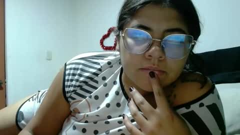Snapshot of kimmy_kimmy_ chatting on 5, 3, 2025 Kimmy online show from 5, 3, 2025