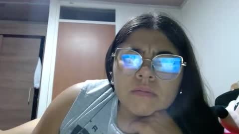 Snapshot of kimmy_kimmy_ chatting on 13, 10, 2025 Kimmy online show from 13, 10, 2025