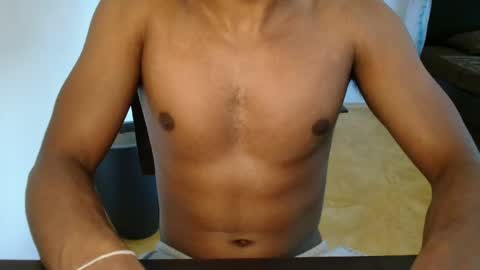 Snapshot of kinda_horny_right_now chatting on 19, 5, 2026 Isaac online show from 19, 5, 2026