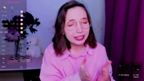Snapshot of kindhazelhere_ chatting on 25, 4, 2026 Hazel online show from 25, 4, 2026