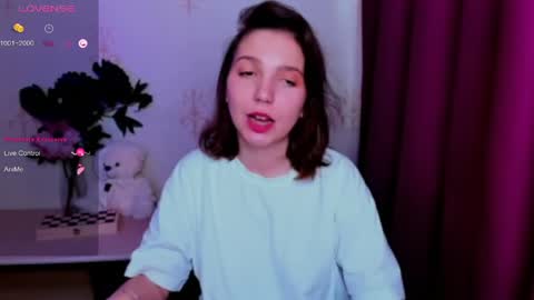 Snapshot of kindhazelhere_ chatting on 28, 4, 2026 Hazel online show from 28, 4, 2026