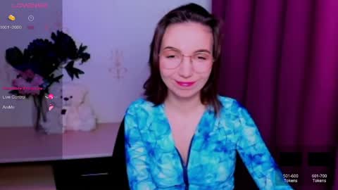 Snapshot of kindhazelhere_ chatting on 18, 5, 2026 Hazel online show from 18, 5, 2026