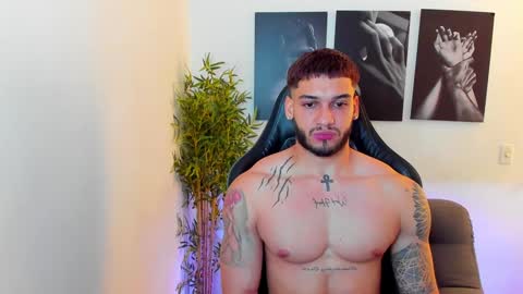 Snapshot of king_of_kings__ chatting on 17, 1, 2025 king_of_kings__ online show from 17, 1, 2025