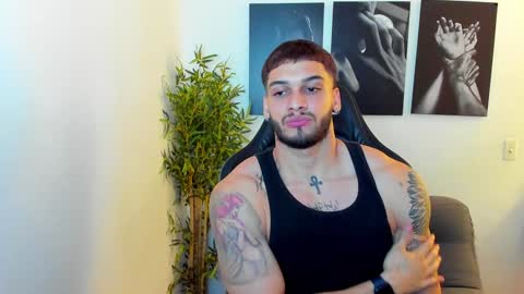 Snapshot of king_of_kings__ chatting on 25, 1, 2025 king_of_kings__ online show from 25, 1, 2025
