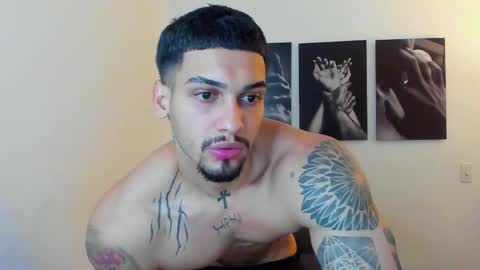 Snapshot of king_of_kings__ chatting on 1, 10, 2025 king_of_kings__ online show from 1, 10, 2025