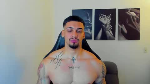 Snapshot of king_of_kings__ chatting on 4, 10, 2025 king_of_kings__ online show from 4, 10, 2025
