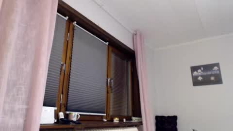 sexysexyhotwetpinkredpussy online show from 25, 9, 2025