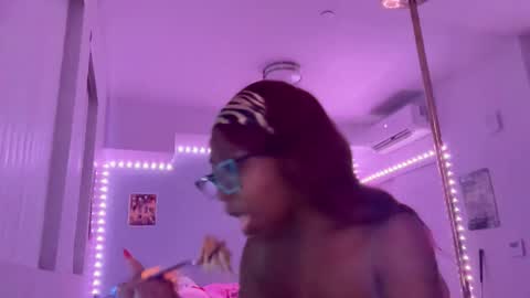 Snapshot of kingparrisjae chatting on 6, 6, 2026 King Parris Jae online show from 6, 6, 2026