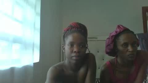Snapshot of kinky_aria chatting on 2, 10, 2025 kinky_aria online show from 2, 10, 2025