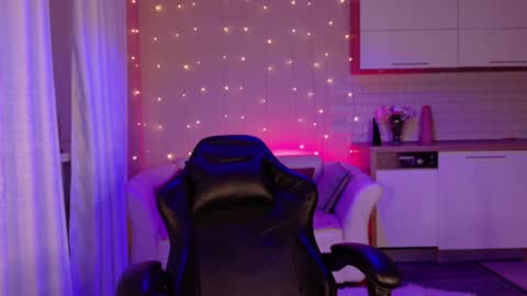 Courtney online show from 4, 2, 2025