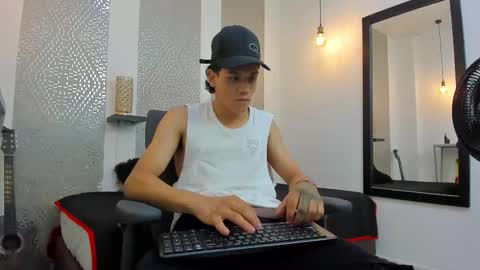 Snapshot of kinky_spice69 chatting on 10, 9, 2025 online show from 10, 9, 2025