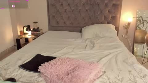 Snapshot of kinkyelise chatting on 14, 5, 2026 Jenny online show from 14, 5, 2026