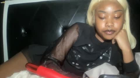 Bunniii online show from 10, 2, 2025