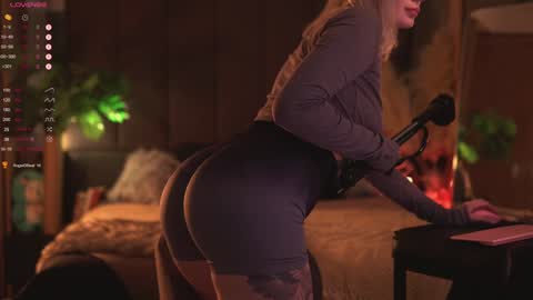 kinkylina_ online show from 8, 12, 2024