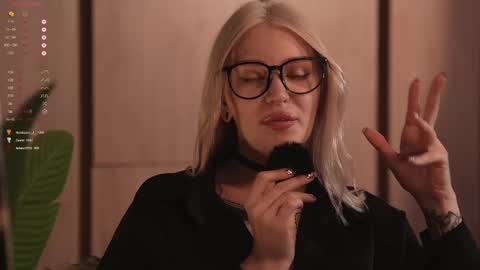 kinkylina_ online show from 28, 2, 2025