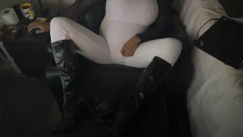 kinkypantyhoseman online show from 24, 2, 2025