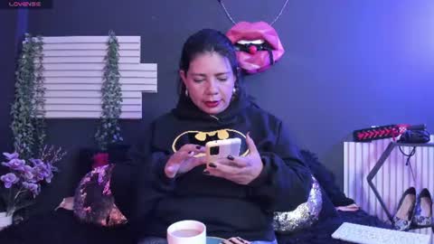 Snapshot of kinkyy_mom chatting on 12, 7, 2026 kinkyy_mom online show from 12, 7, 2026