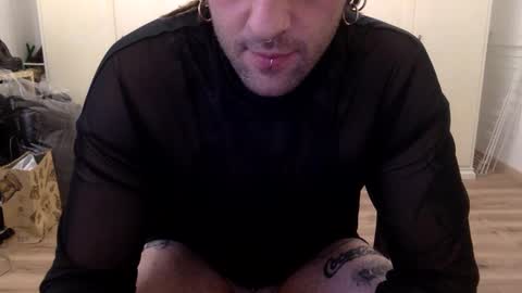 Snapshot of kiobonitsukyxxx chatting on 18, 10, 2025 kiobonitsukyxxx online show from 18, 10, 2025