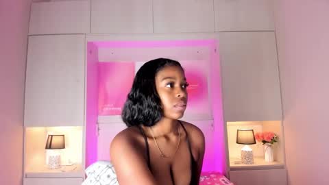 M A R A  online show from 2, 12, 2025