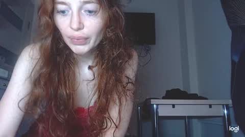 Snapshot of kira_foxy_ chatting on 11, 3, 2025 Kira online show from 11, 3, 2025