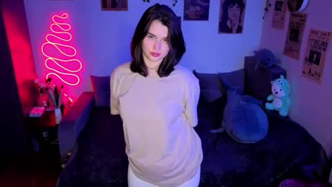 Snapshot of kira_kick chatting on 20, 10, 2025 Kira VanKick online show from 20, 10, 2025