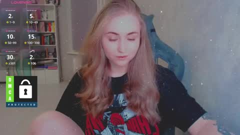 Snapshot of kira_love_sleep chatting on 22, 2, 2025 you know thumb up me please its important online show from 22, 2, 2025