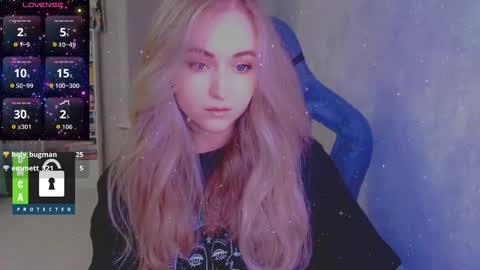 Snapshot of kira_love_sleep chatting on 28, 11, 2025 you know thumb up me please its important online show from 28, 11, 2025