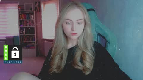 Snapshot of kira_love_sleep chatting on 12, 5, 2026 you know thumb up me please its important online show from 12, 5, 2026
