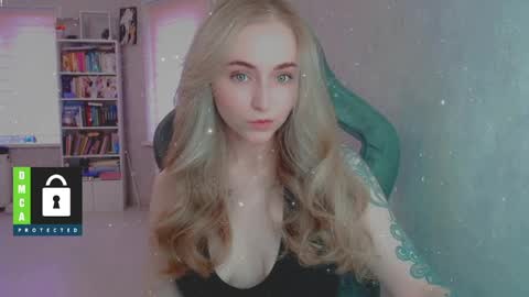 Snapshot of kira_love_sleep chatting on 18, 5, 2026 you know thumb up me please its important online show from 18, 5, 2026