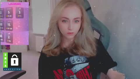 Snapshot of kira_love_sleep chatting on 1, 8, 2026 you know thumb up me please its important online show from 1, 8, 2026