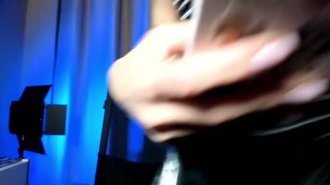 Snapshot of kira_mmr chatting on 30, 9, 2025 Kira and friends online show from 30, 9, 2025