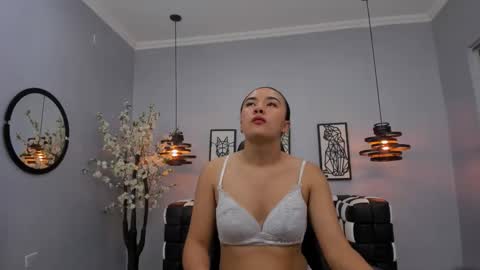 Kira Naughtty  online show from 5, 10, 2025