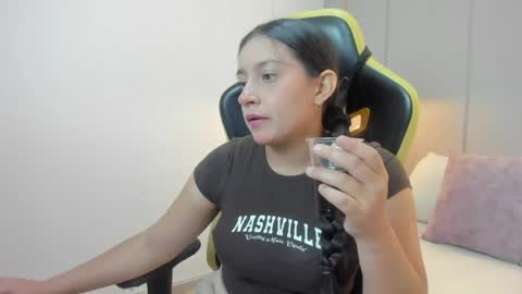 K I R A online show from 25, 4, 2026