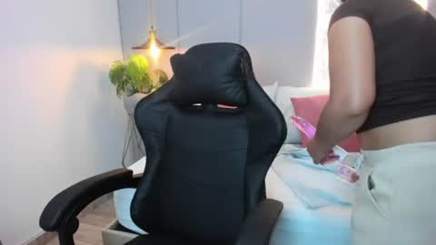 Snapshot of kira_relish chatting on 16, 6, 2026 K I R A online show from 16, 6, 2026