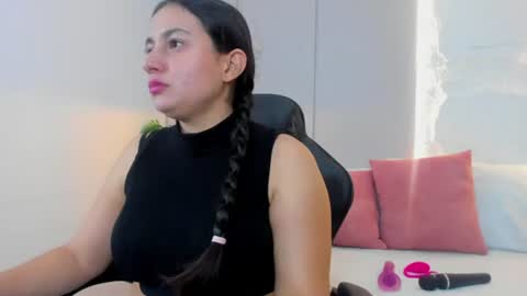 Snapshot of kira_relish chatting on 24, 6, 2026 K I R A online show from 24, 6, 2026