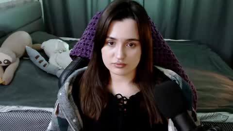 Snapshot of kira_yammy chatting on 14, 2, 2025 Kira  follow me  online show from 14, 2, 2025