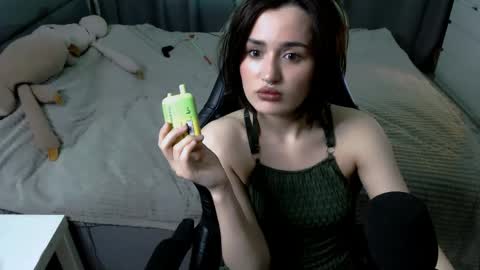 Snapshot of kira_yammy chatting on 27, 5, 2026 Kira follow me online show from 27, 5, 2026