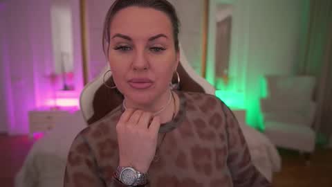 Kira online show from 4, 3, 2026